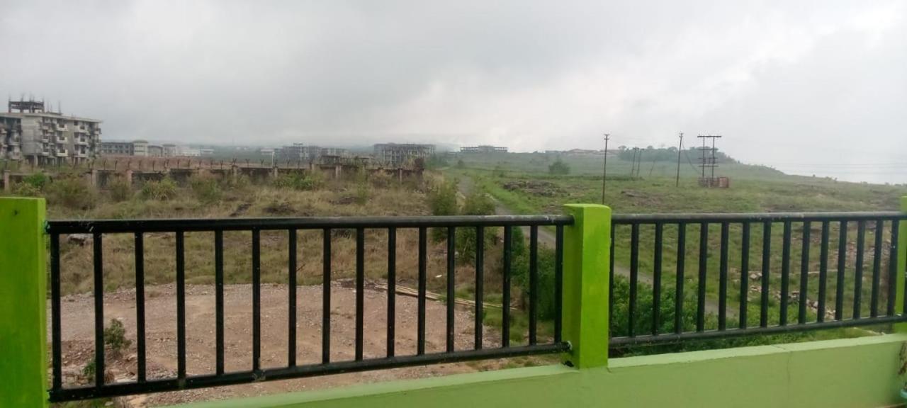 Hotel Abode Me Me Ai Haven Czerapuńdżi Zewnętrze zdjęcie
