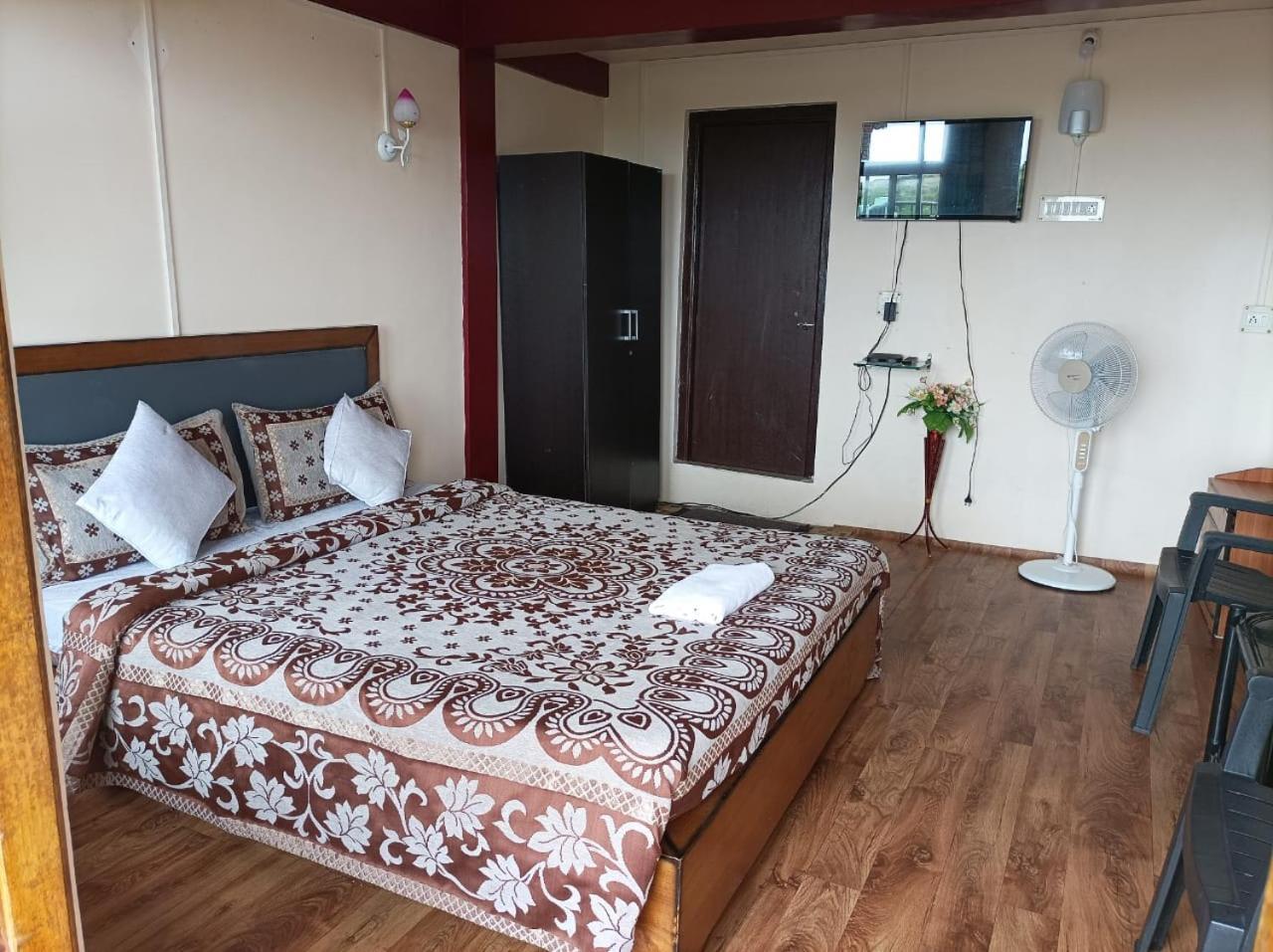Hotel Abode Me Me Ai Haven Czerapuńdżi Zewnętrze zdjęcie